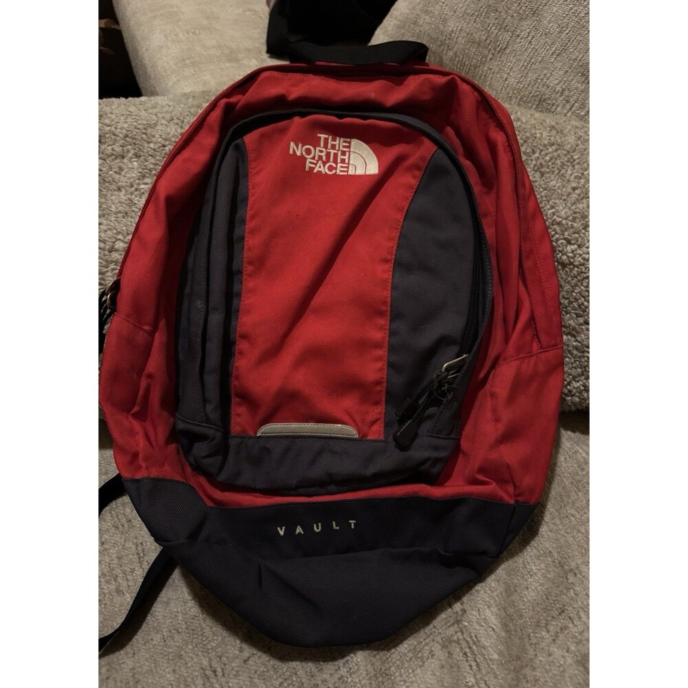 EUC The North Face Vault Adult Red Backpack Outdoor Laptop